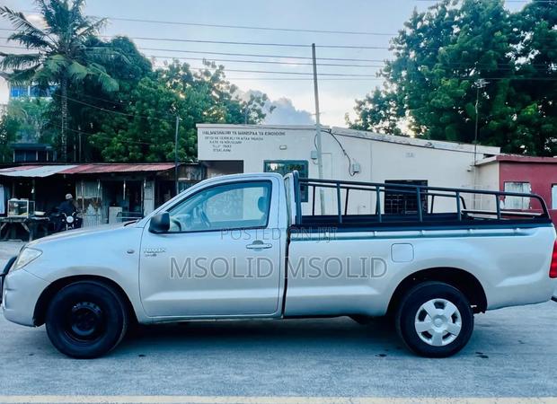 Toyota Hilux 2009 Silver