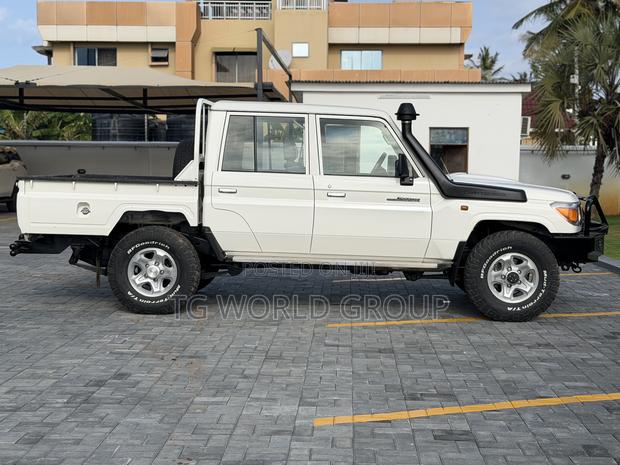 Toyota Land Cruiser 79 Series 2024 White