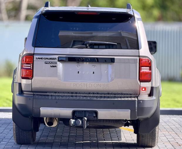 Toyota Land Cruiser Prado 2024 Silver