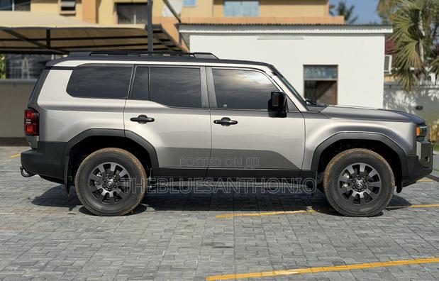 Toyota Land Cruiser Prado 2024 Silver