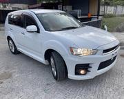 Mitsubishi Outlander 2010 White for sale