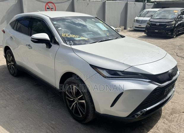 Toyota Harrier 2.0 2021 White