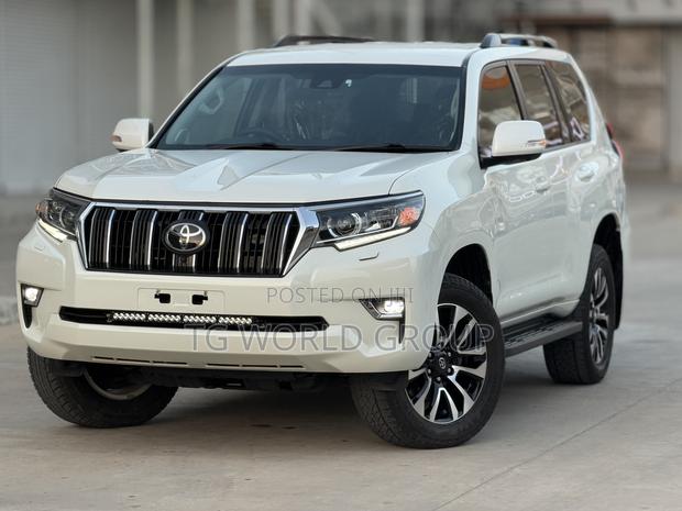 Toyota Land Cruiser Prado 2.8 2023 White