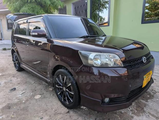 Toyota Corolla Rumion 2010 Black