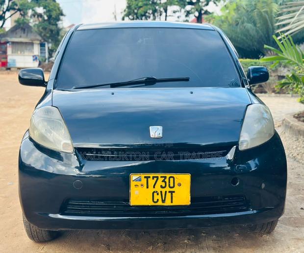 Toyota Passo 2004 Black