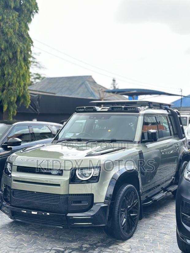 Land Rover Defender 2022 Green