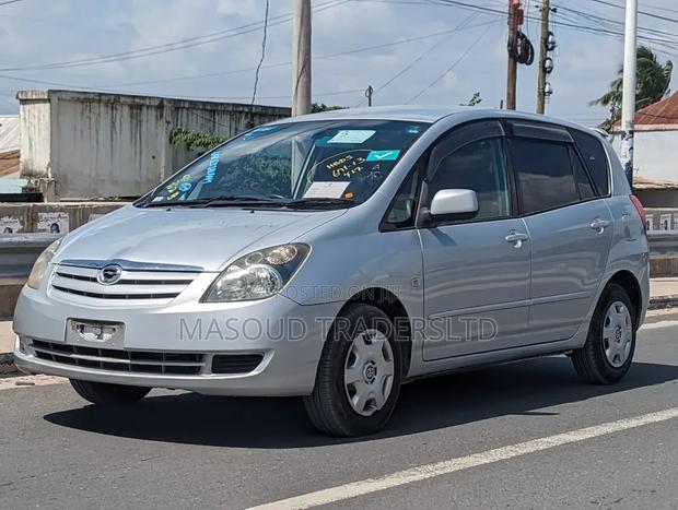 Toyota Corolla Spacio 2005 Silver