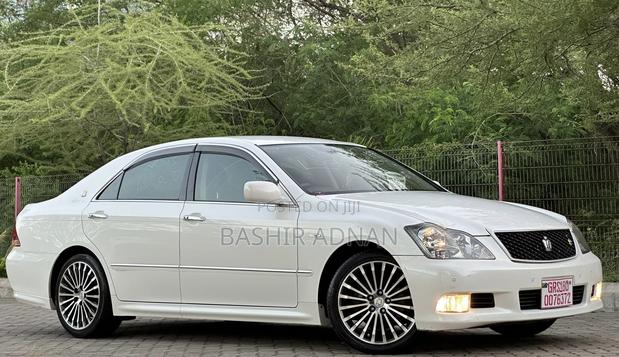 Toyota Crown 2007 White
