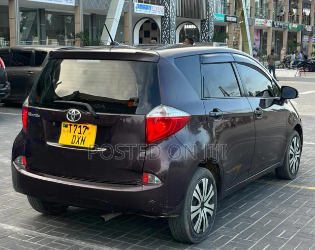 Toyota Ractis 2012 Black