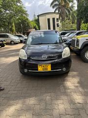 Mazda Verisa 2007 Maroon for sale