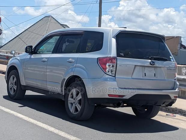 Subaru Forester 2.5X Automatic 2010 Silver