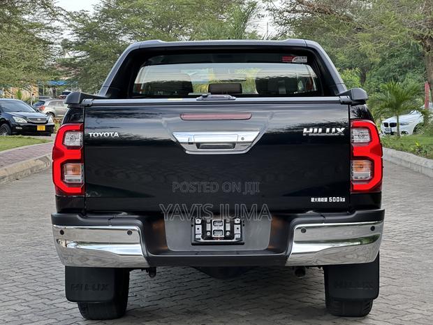Toyota Hilux 2020 Black