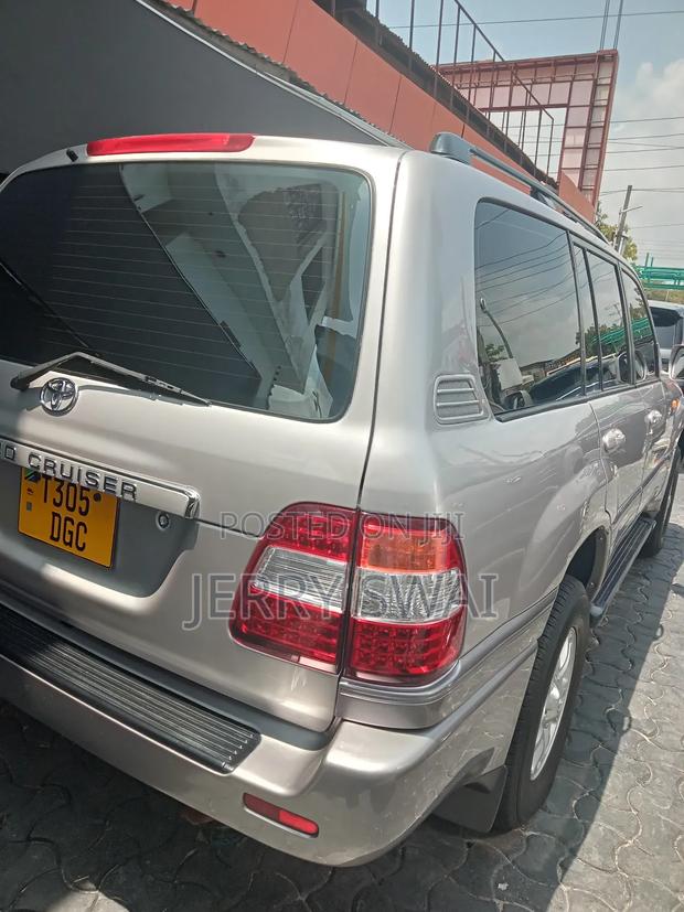 Toyota Land Cruiser 2003 Brown