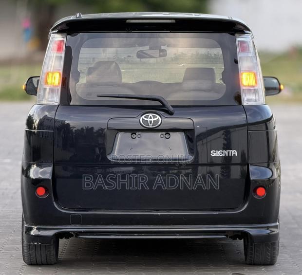 Toyota Sienta 1.5 FWD 2008 Black