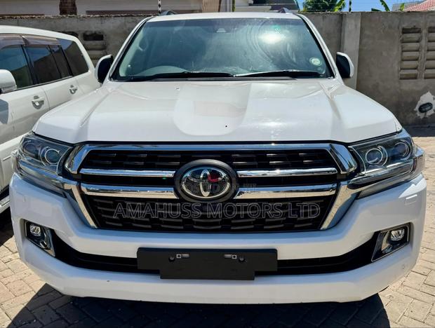 Toyota Land Cruiser 2020 White