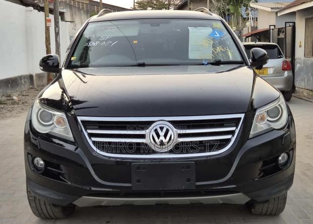 Volkswagen Tiguan 2010 Black