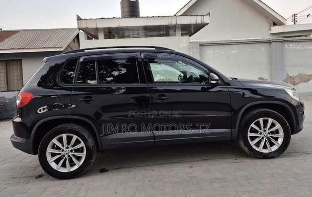 Volkswagen Tiguan 2010 Black