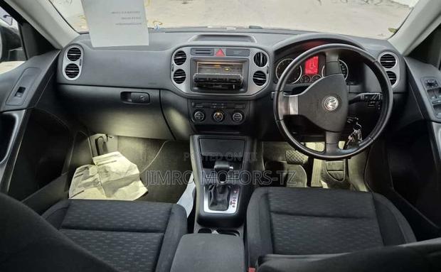 Volkswagen Tiguan 2010 Black