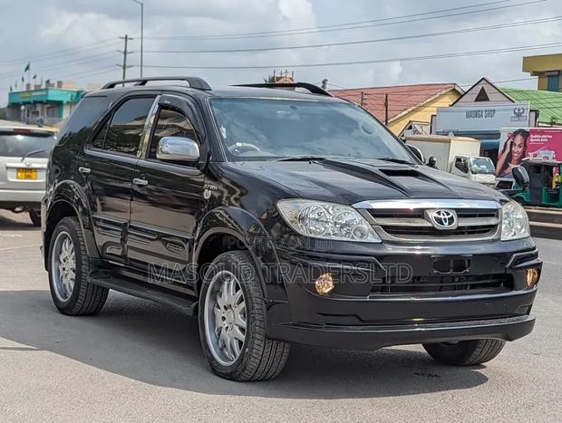 Toyota Fortuner 2.5 D AWD 2006 Black