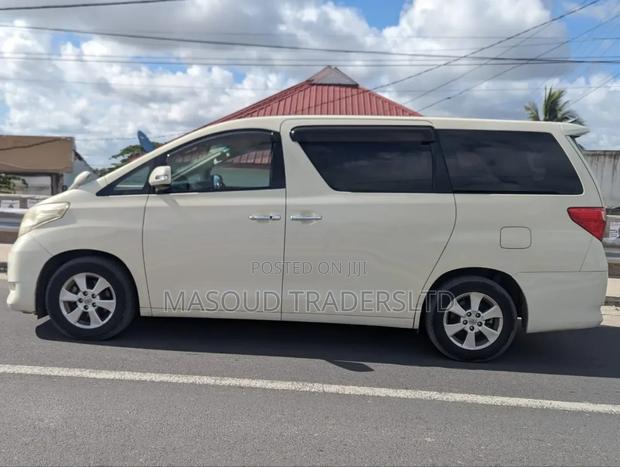 Toyota Alphard 2.4 Petrol AWD 2009 White