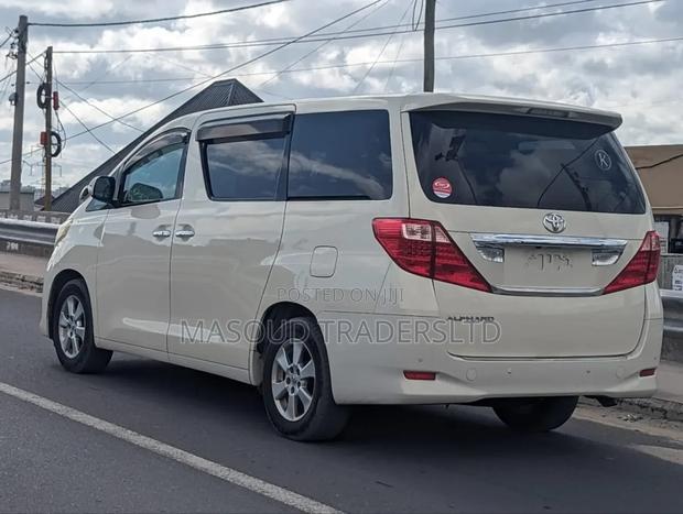 Toyota Alphard 2.4 Petrol AWD 2009 White