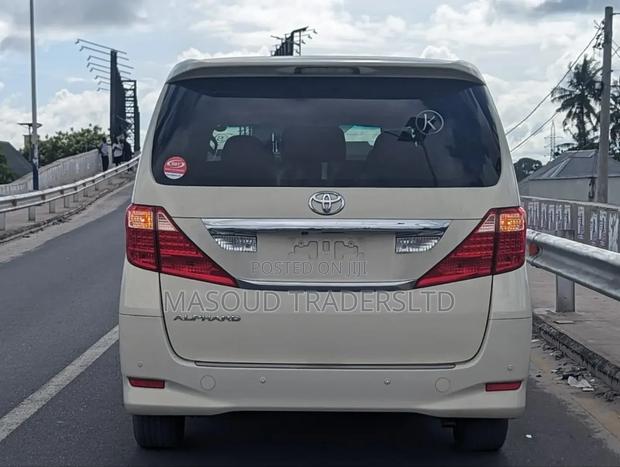 Toyota Alphard 2.4 Petrol AWD 2009 White
