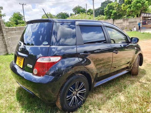 Toyota IST 2005 Black