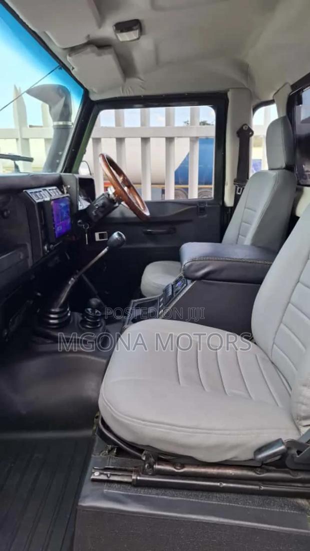 Land Rover Defender 2002 Green