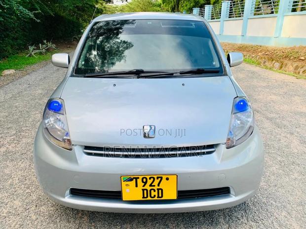 Toyota Passo 2004 Silver