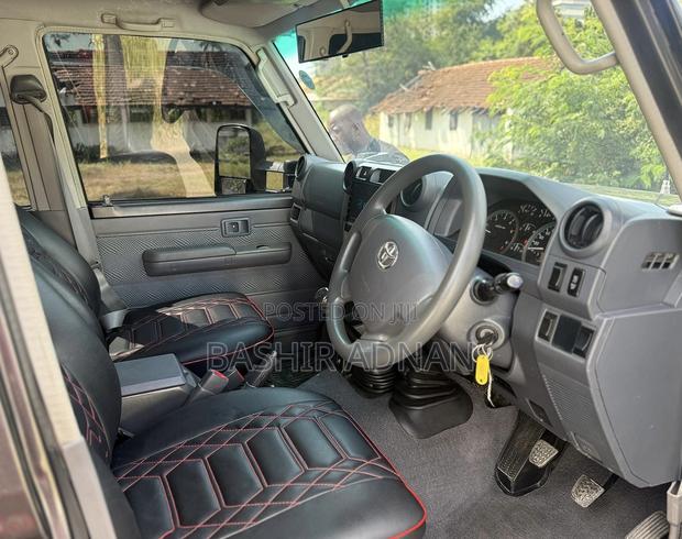 Toyota Land Cruiser 79 Series 2015 Black