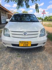 Toyota IST 2005 White for sale