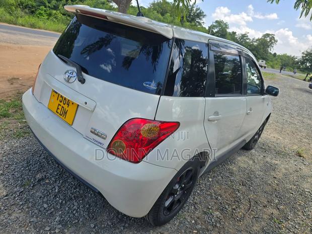 Toyota IST 2005 White