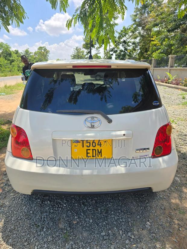 Toyota IST 2005 White