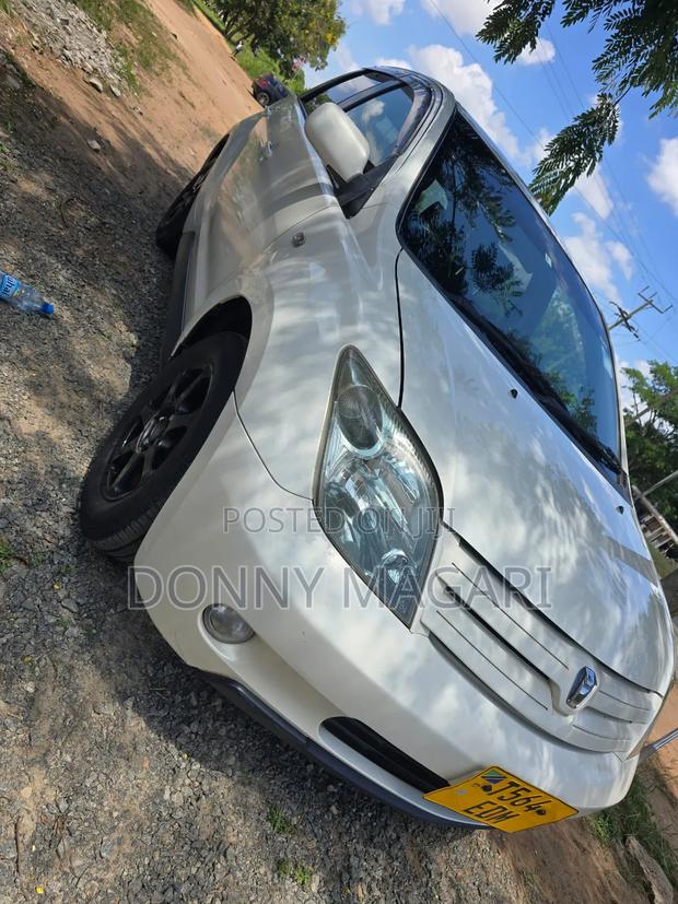 Toyota IST 2005 White