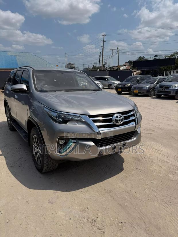 Toyota Fortuner 2.4 D AWD 2017 Gray