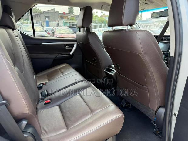 Toyota Fortuner 2.4 D AWD 2017 Gray