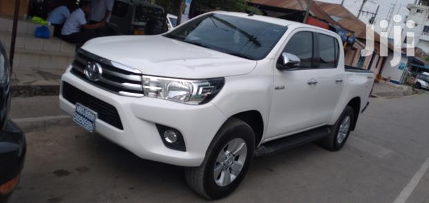 Toyota Hilux 2016 White
