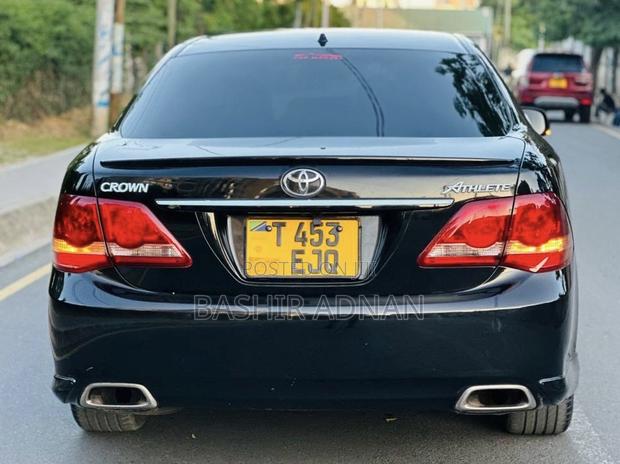 Toyota Crown 2009 Black