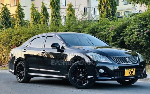 Toyota Crown 2009 Black