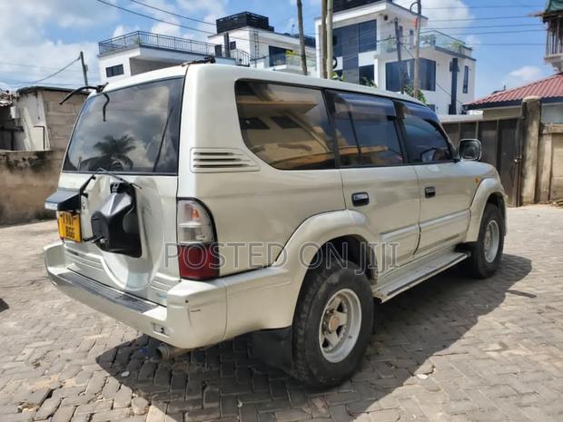 Toyota Land Cruiser Prado 2005 Silver