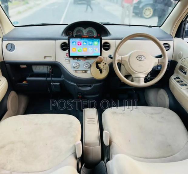 Toyota Sienta 2006 White