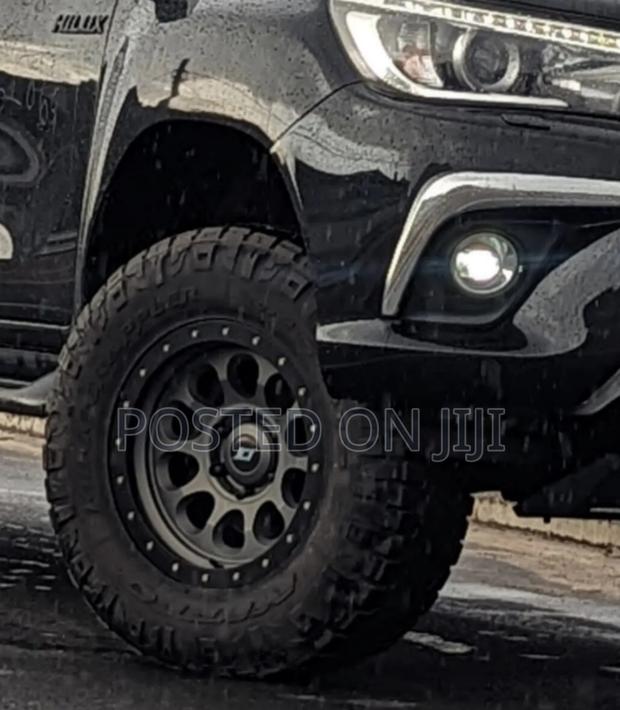 Toyota Hilux 2018 Black