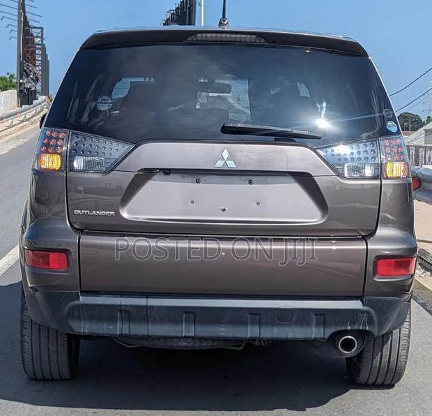 Mitsubishi Outlander 2010 Gray