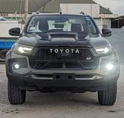 Toyota Hilux 2018 Gray for sale