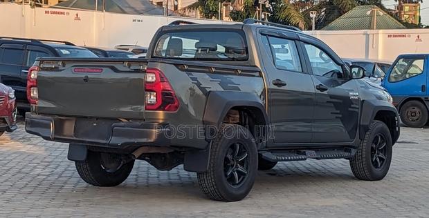 Toyota Hilux 2018 Gray