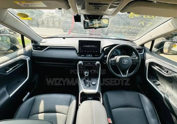 Toyota RAV4 2019 Burgundy