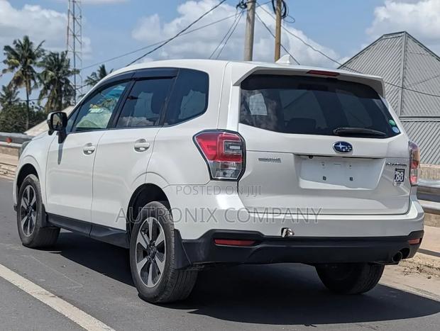 Subaru Forester 2.0XT Touring AWD 2016 White