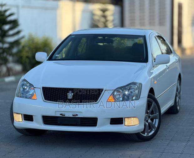 Toyota Crown 2006 White