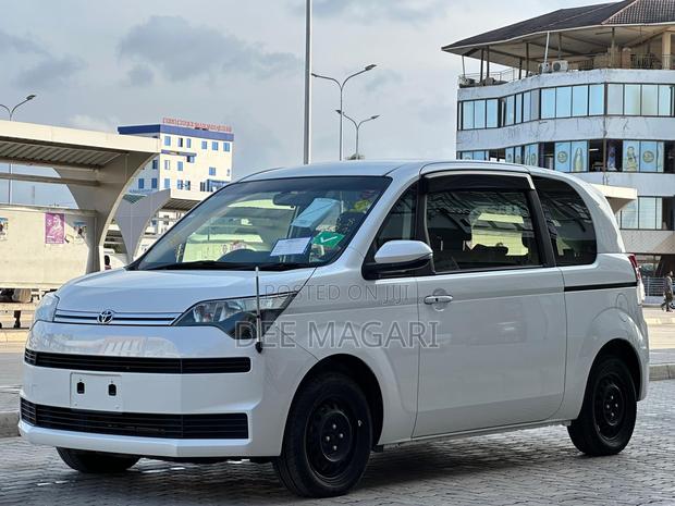 Toyota Spade 1.5 2016 White