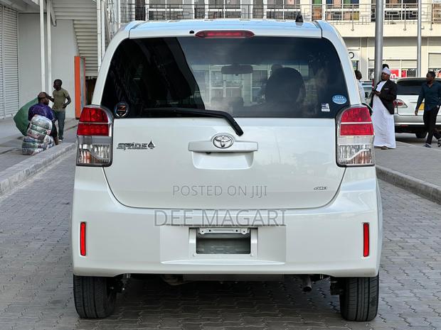 Toyota Spade 1.5 2016 White